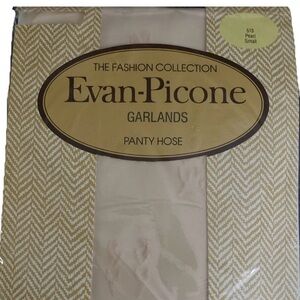 Evan Picone Garlands VTG 90s Women S “Pearl” Embroidered Floral Pantyhose